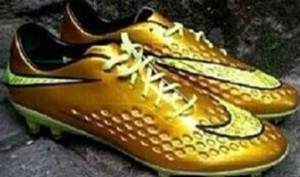 Neymar 2014 World Cup Hypervenom Football: "Sonho Dourado" (Sueño dorado")