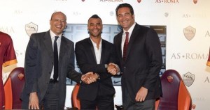el lateral izquierdo ashley Cole es nuevo jugador de la loba