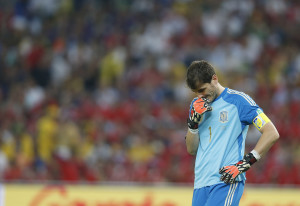Casillas le responde a usuario que pone un mal comentario de su hijo y sara carbonero en instagram