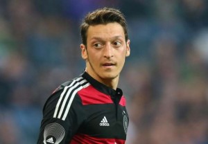 Ozil manda el mejor tweet del mundial