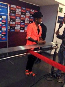 El look de Dani Alves tras la victoria del FC Barcelona.