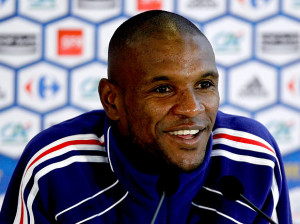 Abidal mo volverá a jugar con Francia