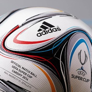 el balón oficial de la final de la Super Copa de Europa 2014