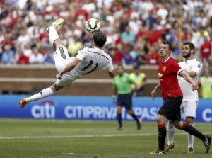 Espectacular chalaca de bale que ataja de gea