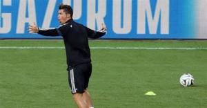Golazo de Cristiano Ronaldo a Keylor Navas en entreno del real madrid