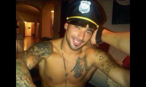 Polémicas fotos de lavezzi con su pareja yanina Screpante