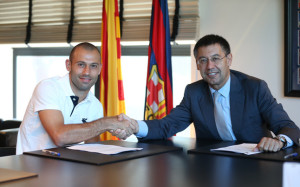 Javier Mascherano renueva con el Barcelona hasta 2018.