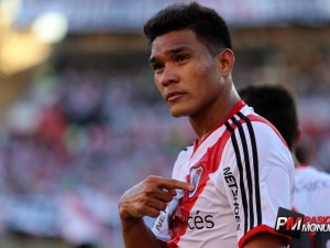 Teofilo gutierrez celebra gol con river plate