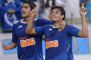 Cruzeiro sigue de líder en Brasil