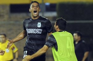 Santiago Tréllez anotó el gol de la clasificación para el equipo verdolaga, que se medirá con Vitória de Brasil en la siguiente fase.