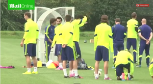 Diego Costa muestra sus clases de baile en entrenamiento