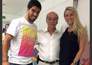 Luis Suárez, con los niños enfermos de cáncer