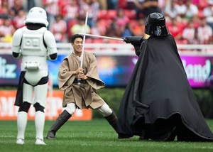 Chivas dio un show de Star Wars en el Omnilife