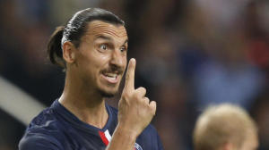 Ibra se molesta con pregunta de periodista