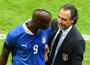 Balotelli arremete contra Prandelli