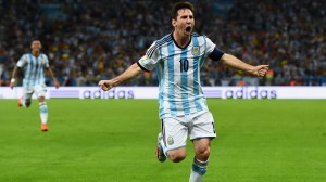 "Donaría mi sueldo para que Messi juegue"