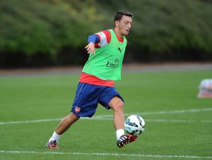 Özil se lesiona de gravedad