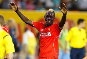 OWEN: “BALOTELLI NO ESTÁ A LA ALTURA DE SUÁREZ”