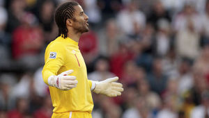 David James, de titular en Inglaterra a vender una camiseta de Casillas y una motosierra