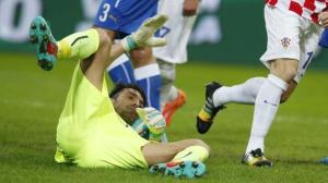 Gianluigi Buffon blanco de críticas por un blooper ante Croacia