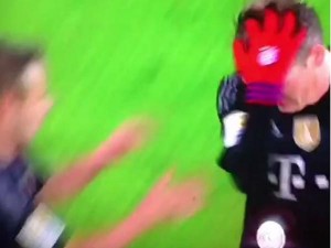 la broma de Schweinsteiger a rafinha