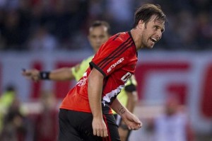 River Plate derrotó a Banfield y aun mantiene chances de ganar el título.