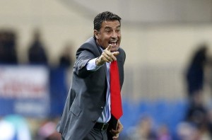 Olympiacos despide al entrenador español Michel