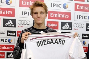 Real Madrid hizo oficial el fichaje del noruego sensación Martin Ødegaard.