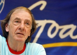 Menotti: "Luis Enrique debe demostrarle conocimiento a Messi"