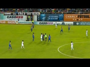 Ronaldinho volvió a desatar la locura en México