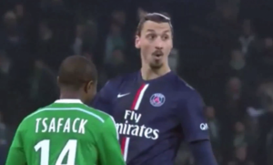 Ibrahimovic trollea a rival diciéndole: "Perdón, ¿quién eres tú?"