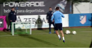 el entrenamiento del niño torres con el atleti