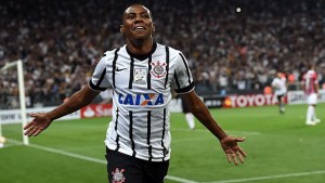 Corinthians derrotó 2-0 a Sao Paulo en su debut en la Libertadores