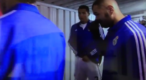 ronaldo se esconde de las cámaras y hacer reír a Benzema