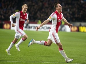 Con un golazo de otro planeta, el Ajax se impuso al Legia