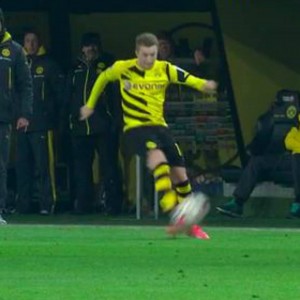 Visión periférica. La asistencia de Marco Reus es una una genialidad absoluta.