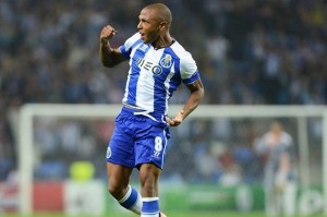 Porto le ganó 1-0 al Vitória Guimãraes y se acercó a Benfica