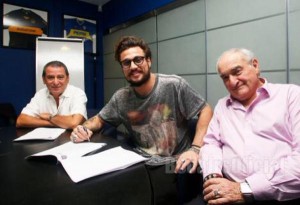 Pablo Daniel Osvaldo ya firmó con Boca Júniors. El italiano llega en calidad de cedido por 6 meses...