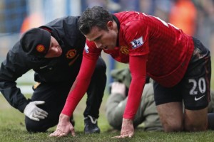 Manchester United se queda sin Robin Van Persie debido a una lesión de tobillo