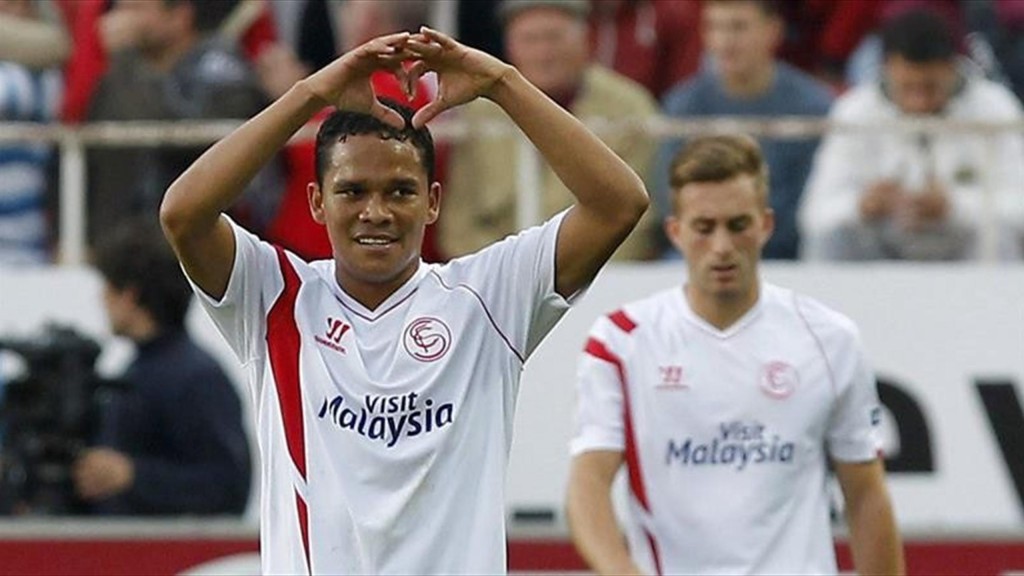 Doblete de Bacca en la victoria del Sevilla