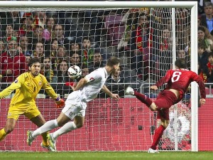 Portugal derrotó 2-1 a Serbia en un juego válido por las Eliminatorias rumbo a la Euro 2016.