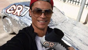 Cristiano Ronaldo cubrió con papel aluminio el automóvil de Ricardo Quaresma.