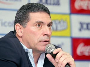Luis Fernando Suárez dirigirá al Universitario, uno de los más grandes del fútbol peruano