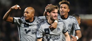 un punto del liderato tras golear 1-6 de visita al Toulouse