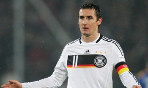 Mirolsav Klose admitió que quiere dirigir en la Bundesliga una vez cuelgue los botines