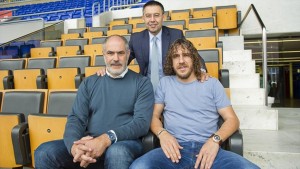 Puyol contempla volver al fútbol profesional