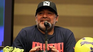 Maradona llamó corrupto a Blatter previo al partido por la paz en Bogotá