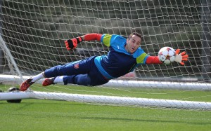 David Ospina volando en el Arsenal
