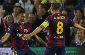 Iniesta y Neymar celebran gol ante el PSG por la UEFA CHampions League