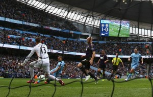 Manchester City 2 (Collins 18' a.g Agüero 36') 0 West Ham